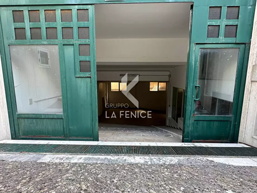 Immagine 6 di Magazzino in vendita  in Via Mottola 27/N a Martina Franca