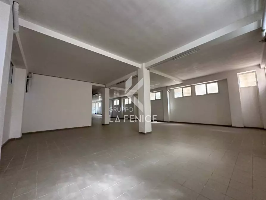 Immagine 9 di Magazzino in vendita  in Via Mottola 27/N a Martina Franca