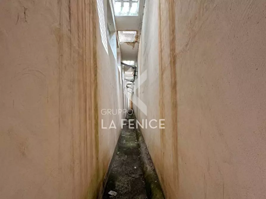 Immagine 15 di Magazzino in vendita  in Via Mottola 27/N a Martina Franca