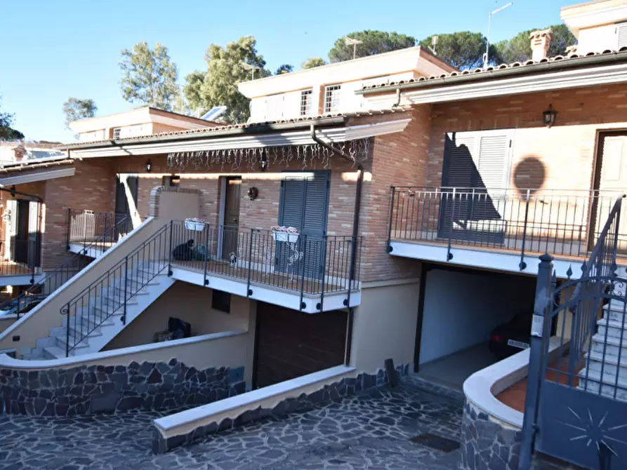 Immagine 3 di Appartamento in vendita  in VIA ARGENTERA a Roma