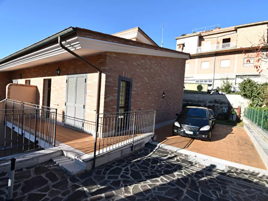 Immagine 9 di Appartamento in vendita  in VIA ARGENTERA a Roma