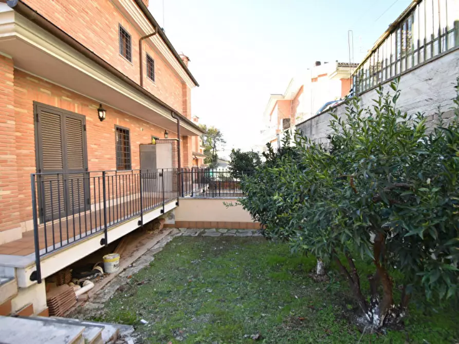 Immagine 10 di Appartamento in vendita  in VIA ARGENTERA a Roma