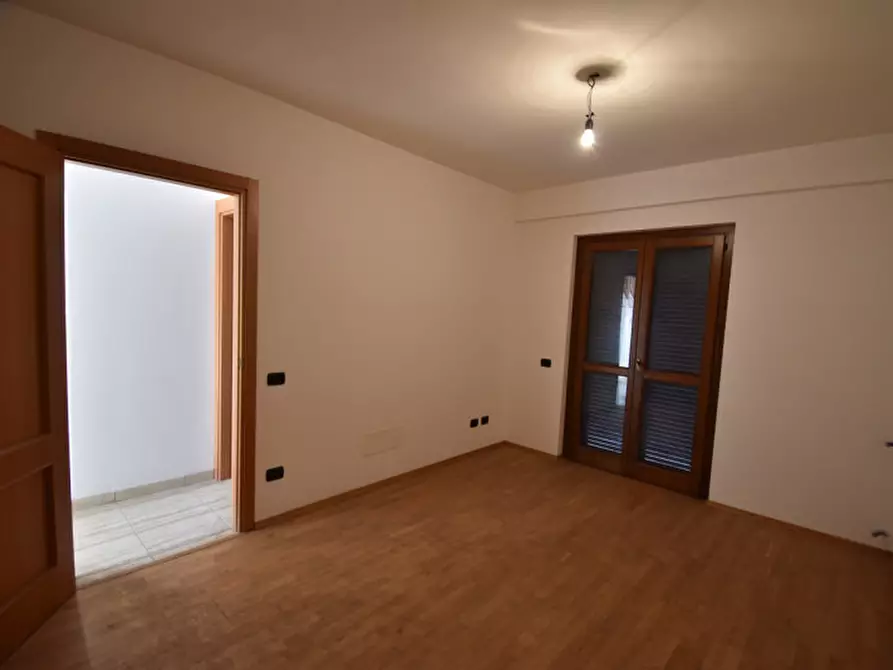 Immagine 18 di Appartamento in vendita  in VIA ARGENTERA a Roma