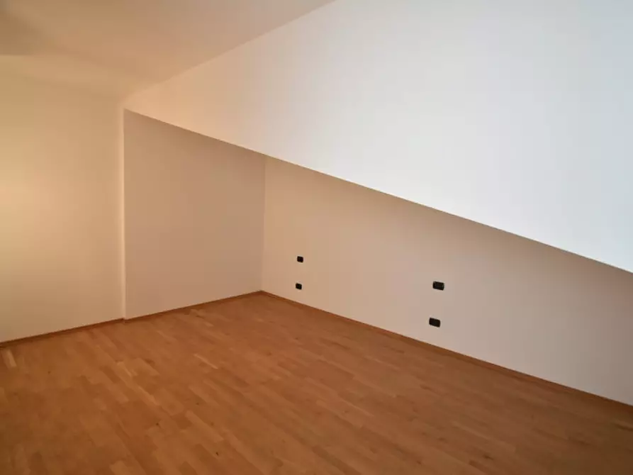 Immagine 23 di Appartamento in vendita  in VIA ARGENTERA a Roma