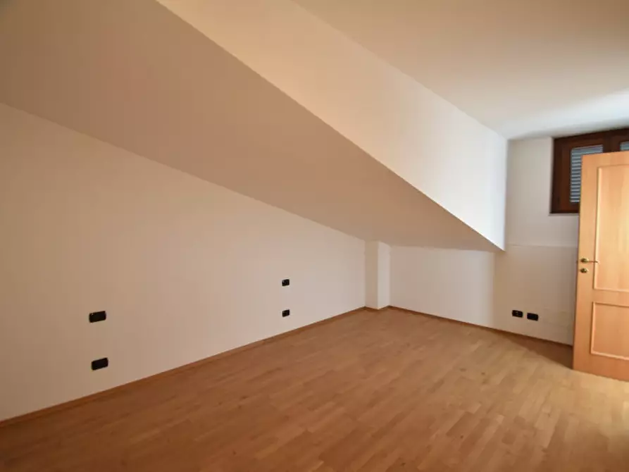 Immagine 24 di Appartamento in vendita  in VIA ARGENTERA a Roma