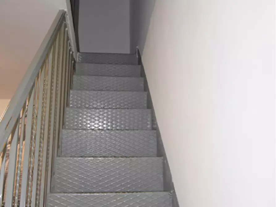 Immagine 14 di Negozio in vendita  in VIA ANGELO TITTONI a Roma