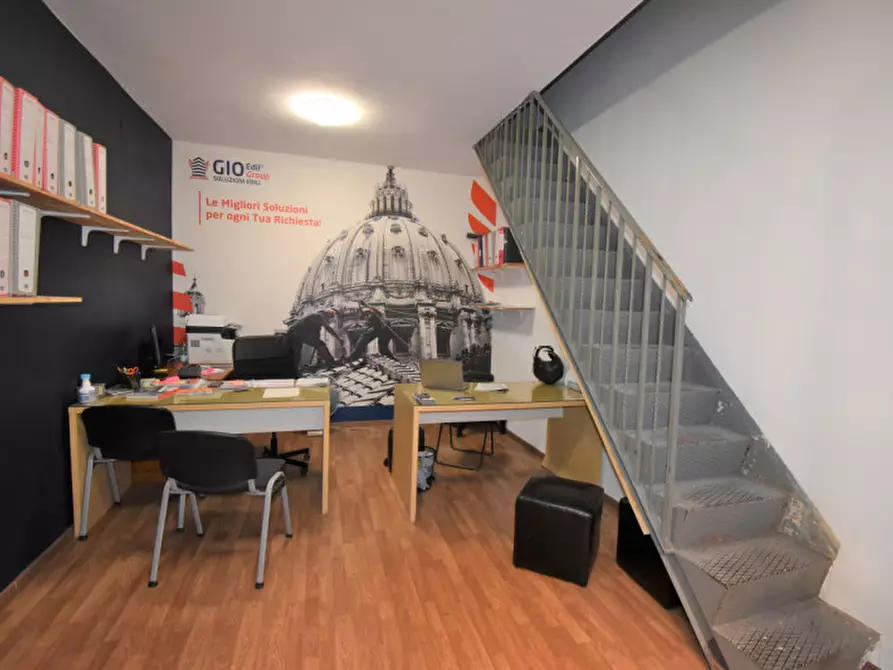 Immagine 17 di Negozio in vendita  in VIA ANGELO TITTONI a Roma