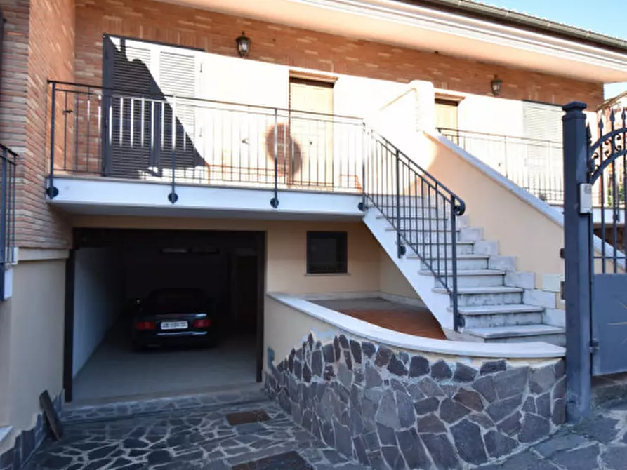 Immagine 5 di Appartamento in vendita  in VIA ARGENTERA a Roma