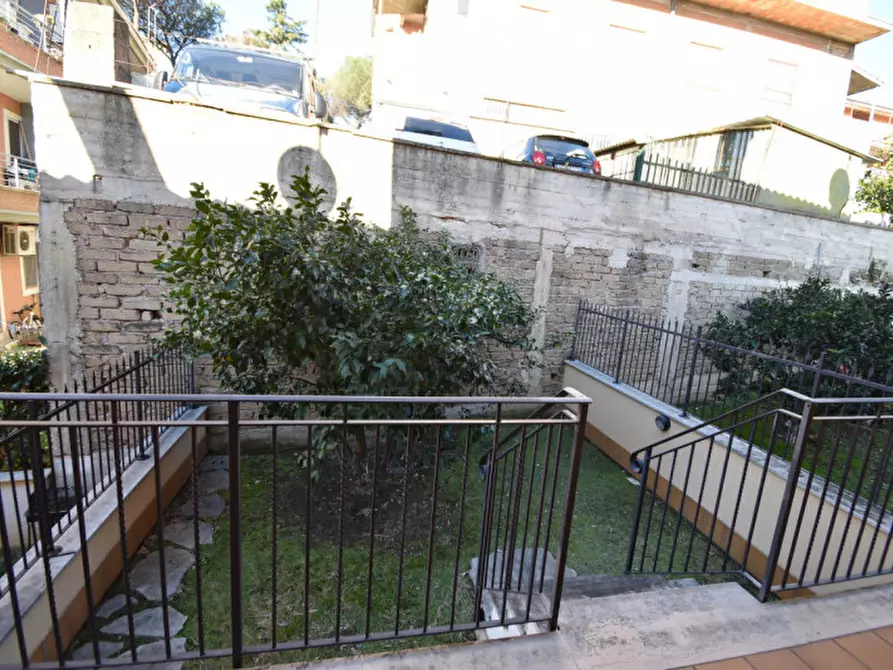 Immagine 11 di Appartamento in vendita  in VIA ARGENTERA a Roma