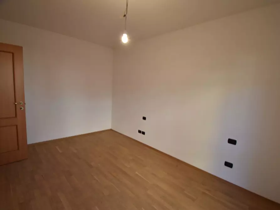 Immagine 18 di Appartamento in vendita  in VIA ARGENTERA a Roma