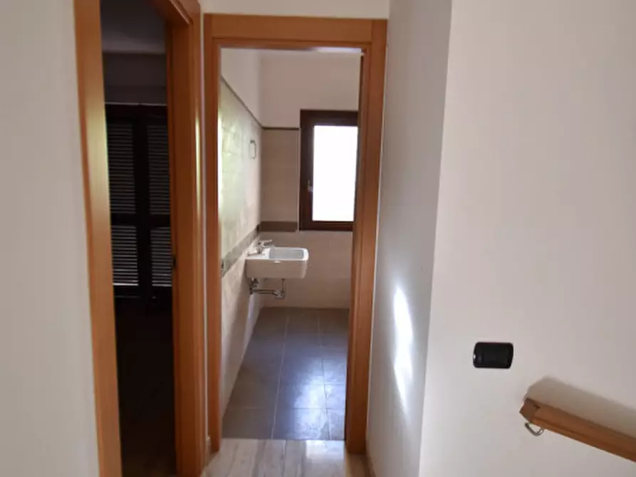 Immagine 24 di Appartamento in vendita  in VIA ARGENTERA a Roma