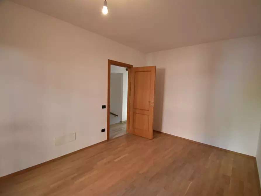 Immagine 28 di Appartamento in vendita  in VIA ARGENTERA a Roma