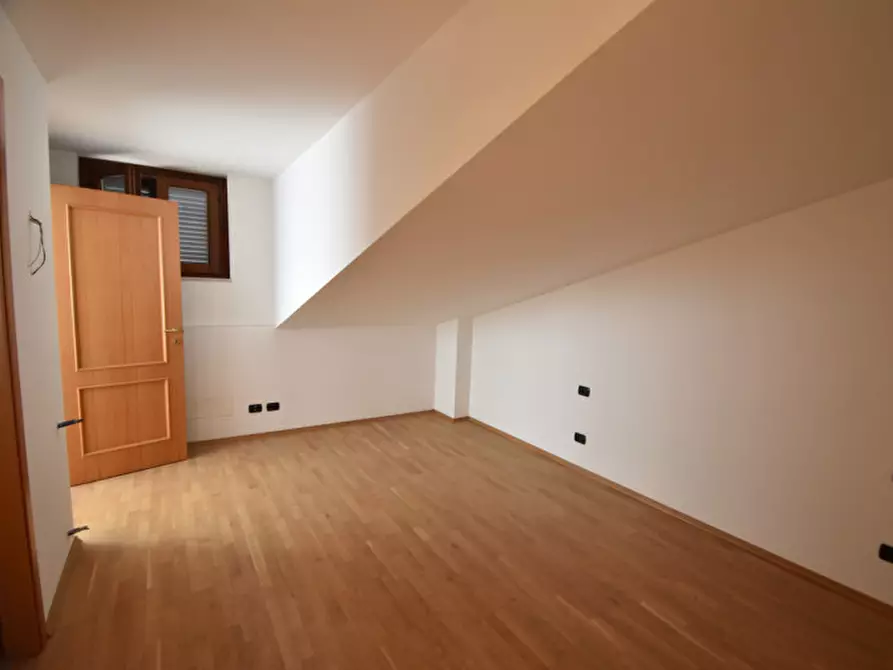 Immagine 30 di Appartamento in vendita  in VIA ARGENTERA a Roma