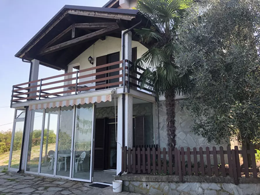 Immagine 1 di Villa in vendita  in Strada Pontestura 54 a Casale Monferrato