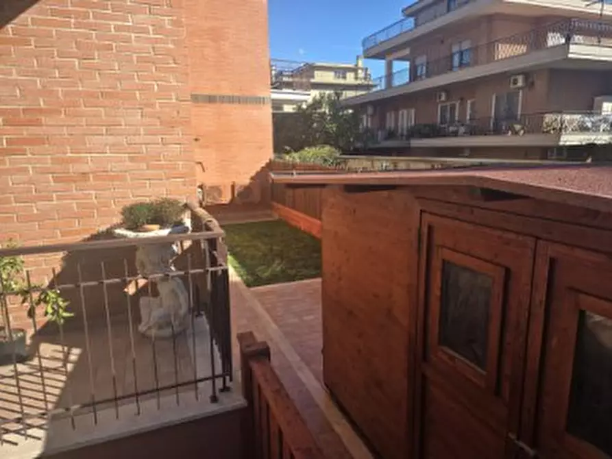 Immagine 10 di Villa in vendita  in via alfonso gallo a Roma