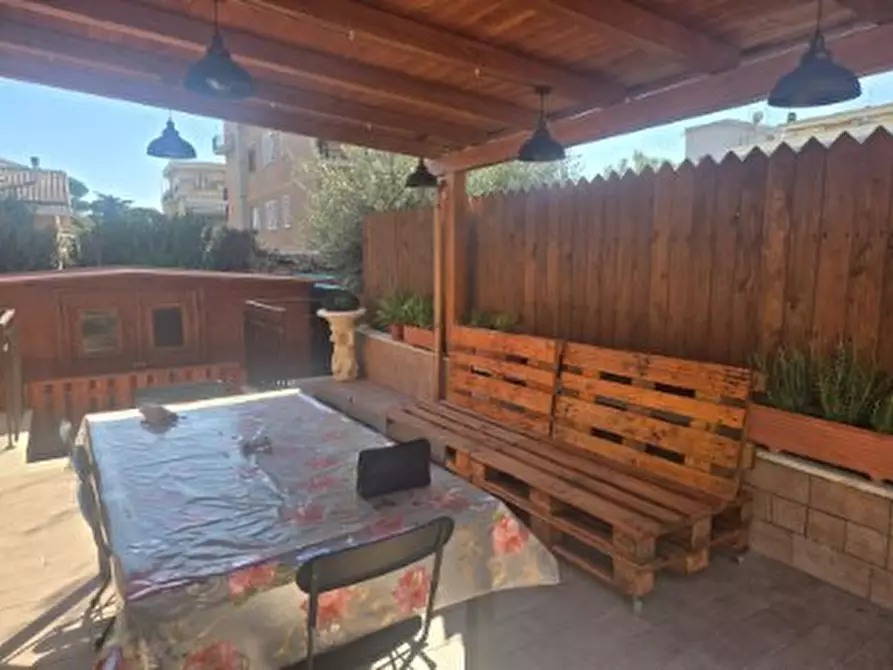 Immagine 10 di Villa in vendita  in via alfonso gallo a Roma