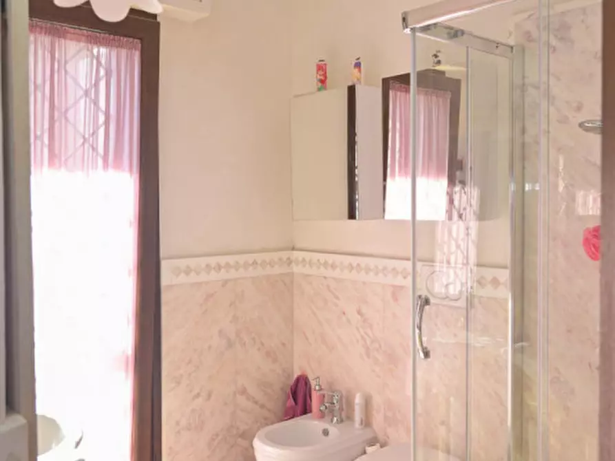 Immagine 29 di Villa in vendita  in via alfonso gallo a Roma