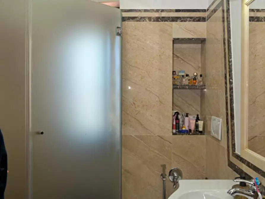 Immagine 31 di Villa in vendita  in via alfonso gallo a Roma