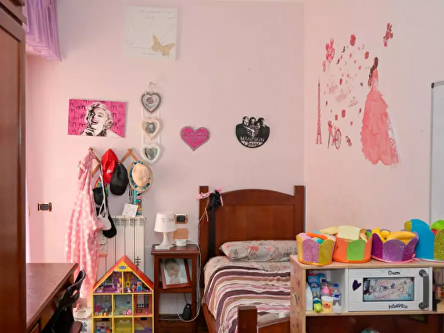 Immagine 34 di Villa in vendita  in via alfonso gallo a Roma