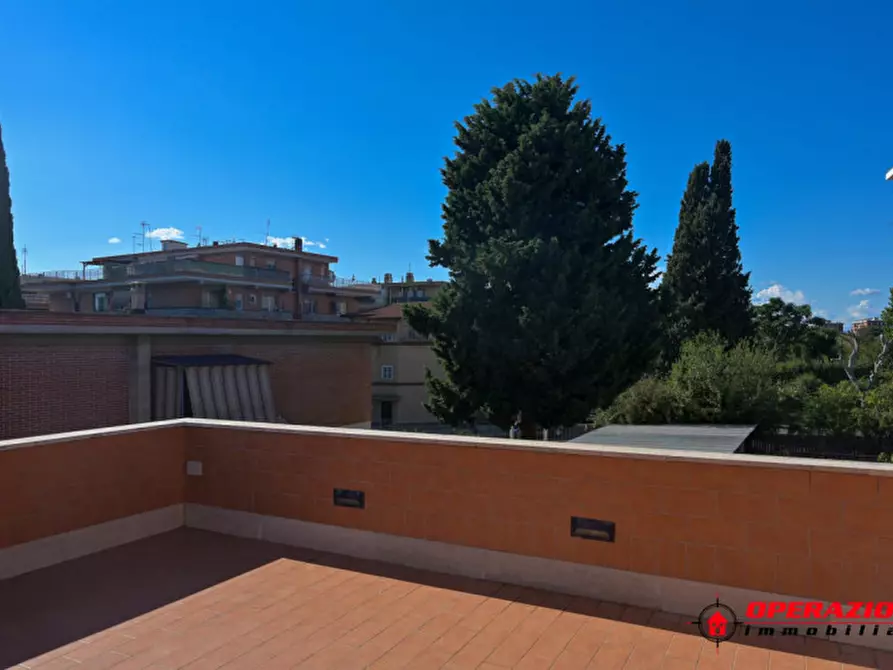 Immagine 40 di Villa in vendita  in via alfonso gallo a Roma