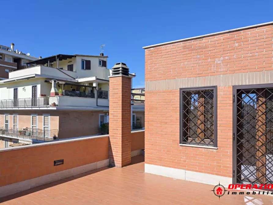 Immagine 41 di Villa in vendita  in via alfonso gallo a Roma