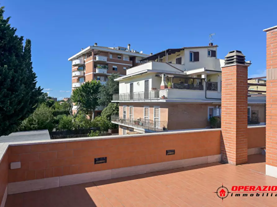 Immagine 42 di Villa in vendita  in via alfonso gallo a Roma