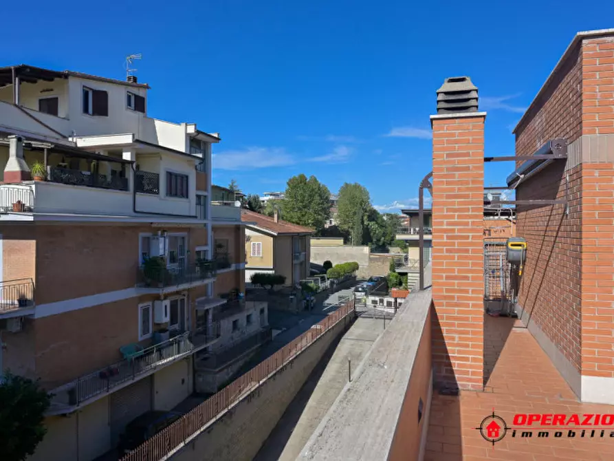 Immagine 43 di Villa in vendita  in via alfonso gallo a Roma