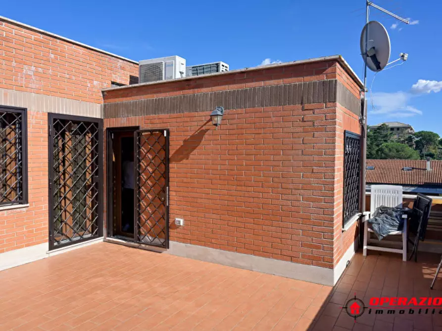 Immagine 45 di Villa in vendita  in via alfonso gallo a Roma