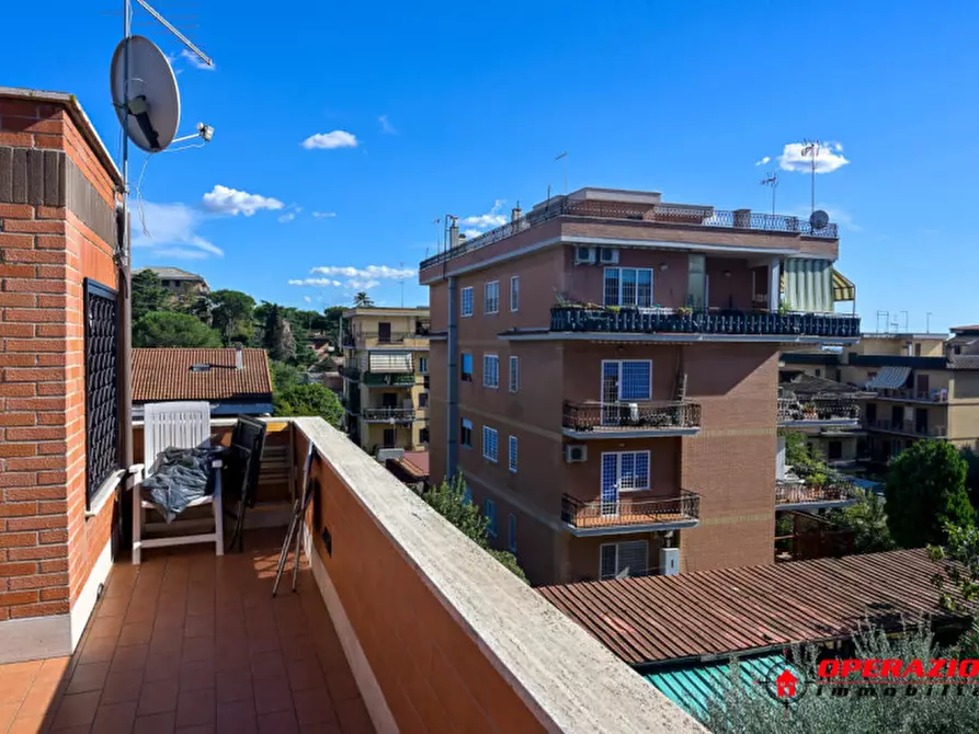 Immagine 46 di Villa in vendita  in via alfonso gallo a Roma