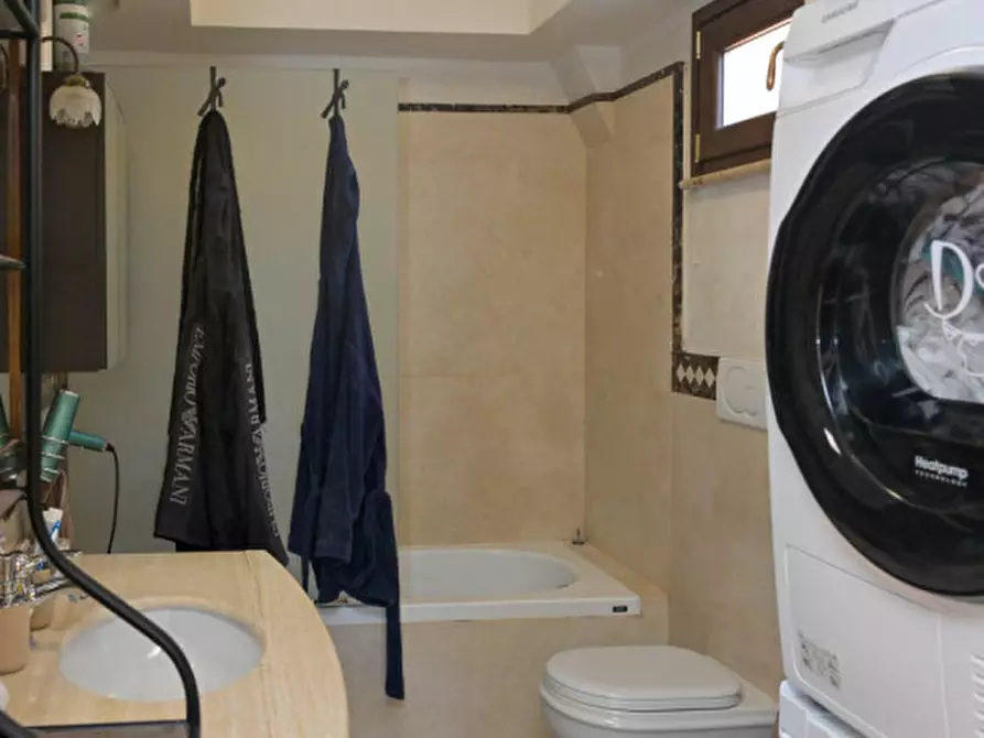 Immagine 59 di Villa in vendita  in via alfonso gallo a Roma