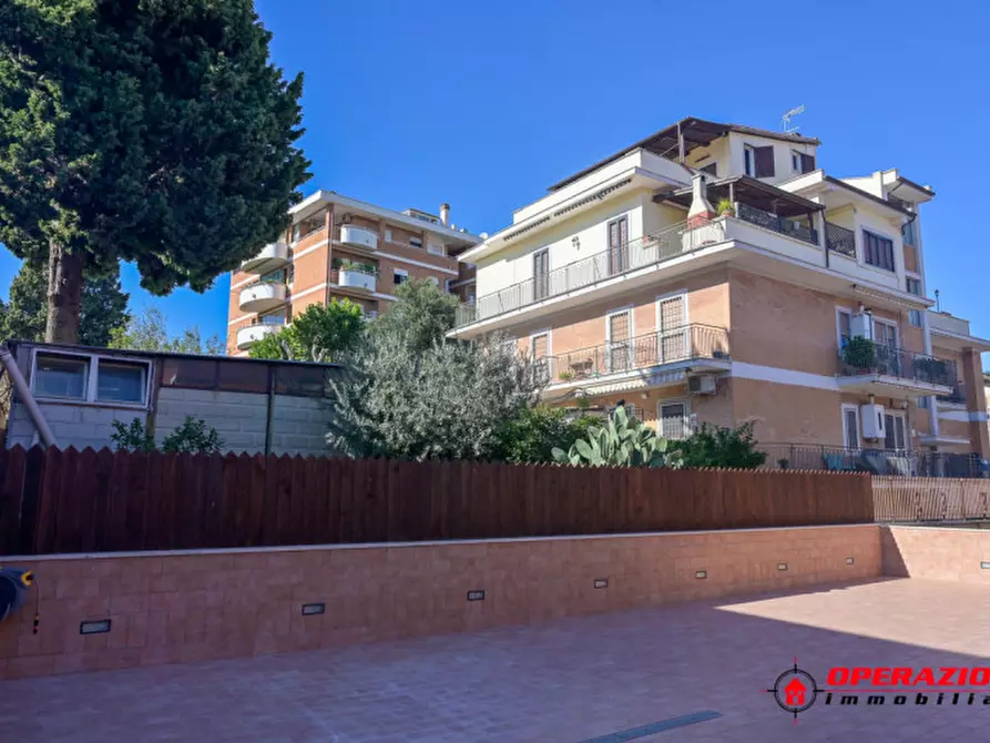 Immagine 64 di Villa in vendita  in via alfonso gallo a Roma