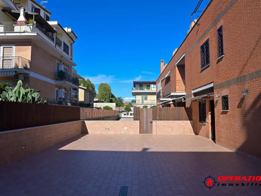 Immagine 66 di Villa in vendita  in via alfonso gallo a Roma