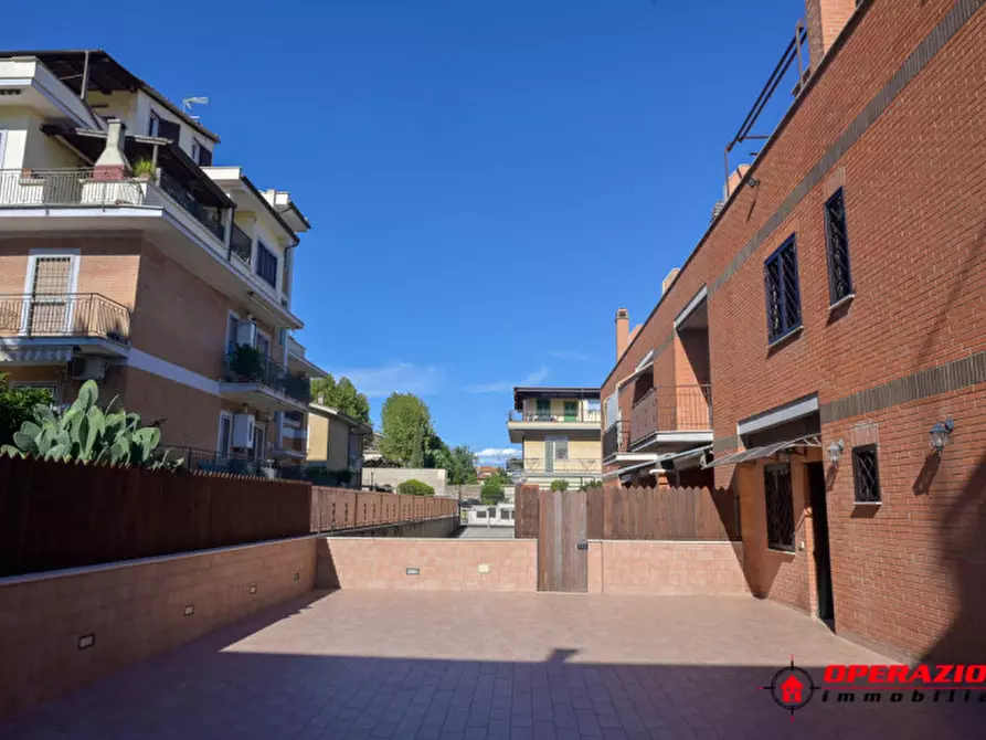 Immagine 67 di Villa in vendita  in via alfonso gallo a Roma