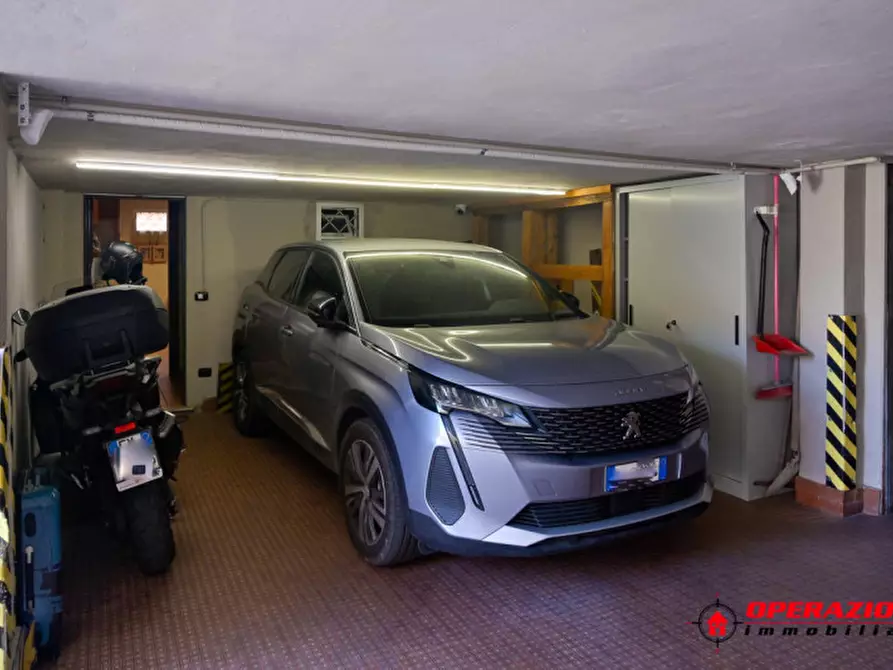 Immagine 70 di Villa in vendita  in via alfonso gallo a Roma