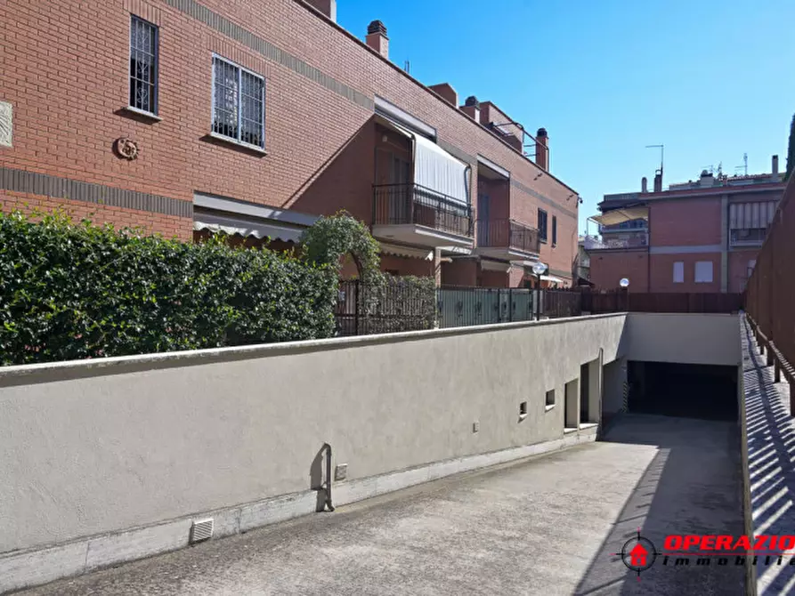 Immagine 72 di Villa in vendita  in via alfonso gallo a Roma