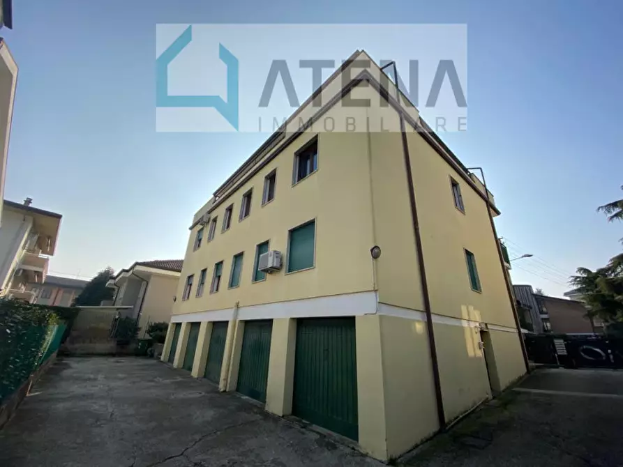 Immagine 10 di Camera in affitto  in via stendhal 3 a Padova