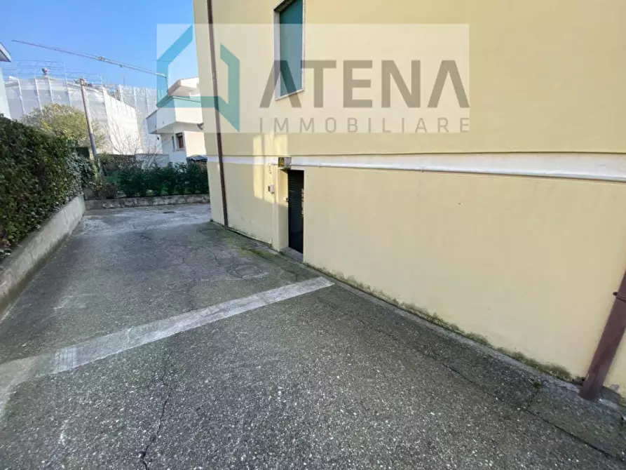 Immagine 13 di Camera in affitto  in via stendhal 3 a Padova