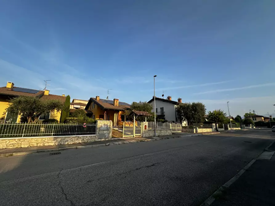 Immagine 1 di Villa in vendita  in Via dei Mille a Bussolengo