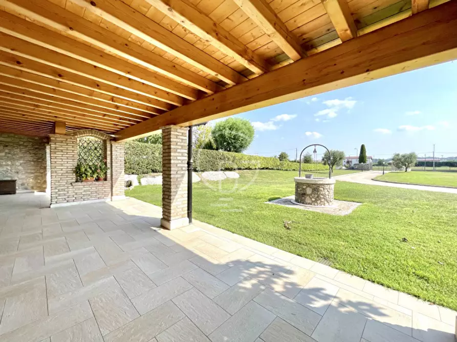 Immagine 5 di Villa in vendita  in Strada Santa Cristina a Peschiera Del Garda