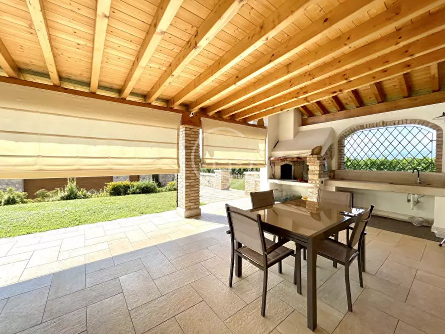 Immagine 11 di Villa in vendita  in Strada Santa Cristina a Peschiera Del Garda
