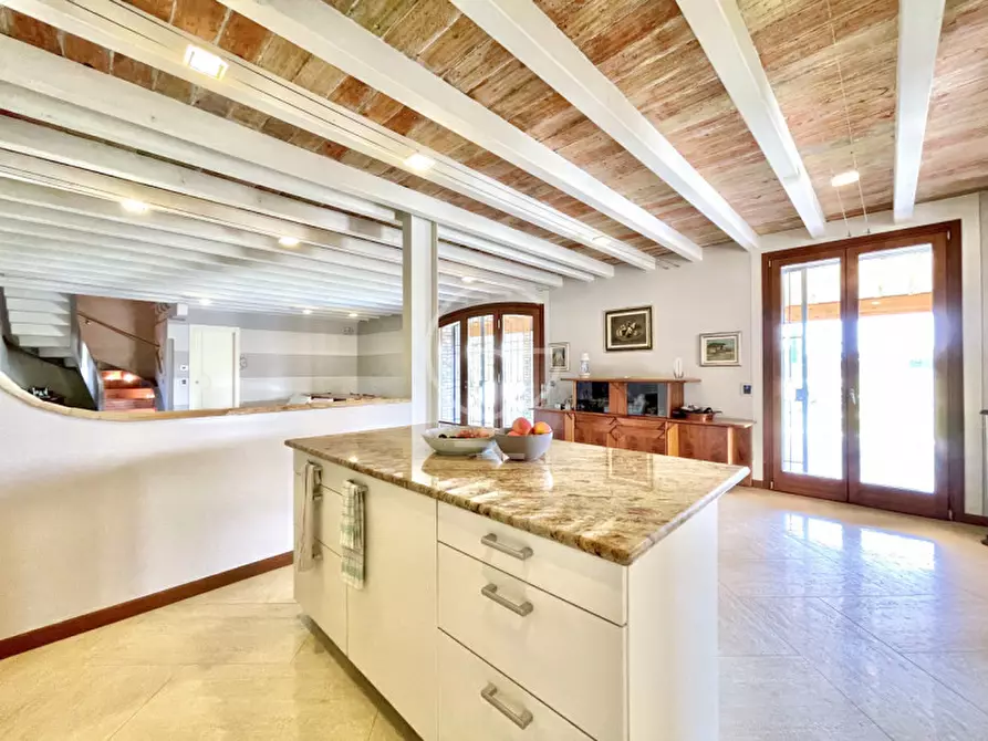 Immagine 17 di Villa in vendita  in Strada Santa Cristina a Peschiera Del Garda