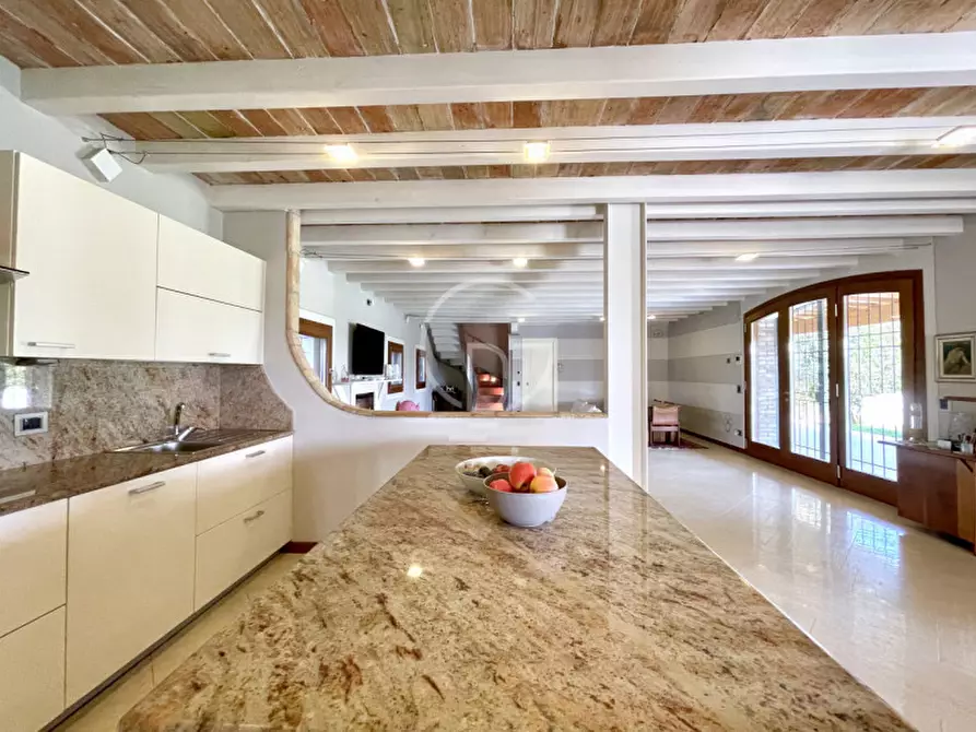 Immagine 19 di Villa in vendita  in Strada Santa Cristina a Peschiera Del Garda
