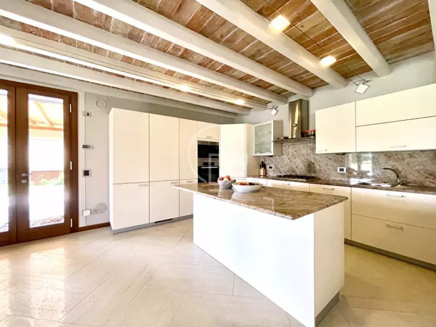 Immagine 21 di Villa in vendita  in Strada Santa Cristina a Peschiera Del Garda