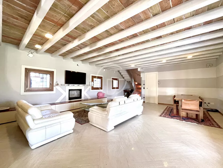 Immagine 23 di Villa in vendita  in Strada Santa Cristina a Peschiera Del Garda