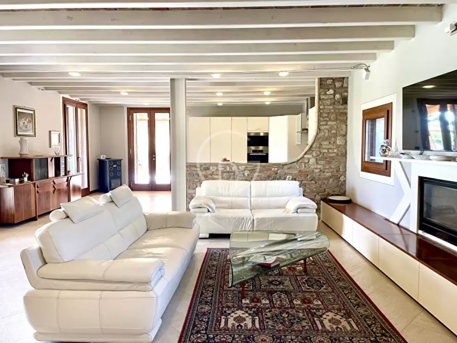 Immagine 24 di Villa in vendita  in Strada Santa Cristina a Peschiera Del Garda