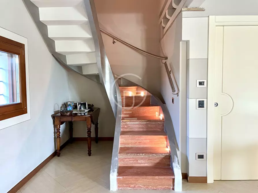 Immagine 27 di Villa in vendita  in Strada Santa Cristina a Peschiera Del Garda