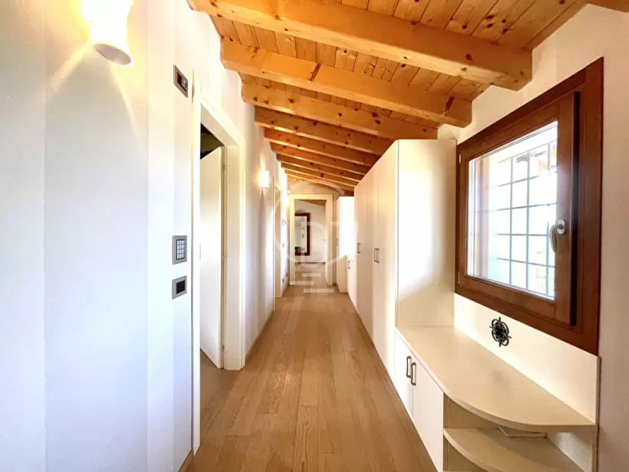 Immagine 28 di Villa in vendita  in Strada Santa Cristina a Peschiera Del Garda