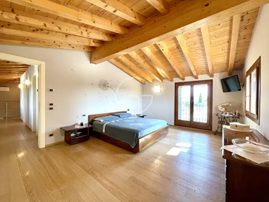 Immagine 29 di Villa in vendita  in Strada Santa Cristina a Peschiera Del Garda