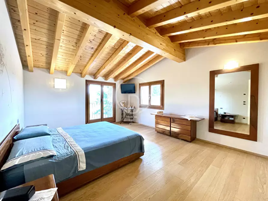 Immagine 30 di Villa in vendita  in Strada Santa Cristina a Peschiera Del Garda