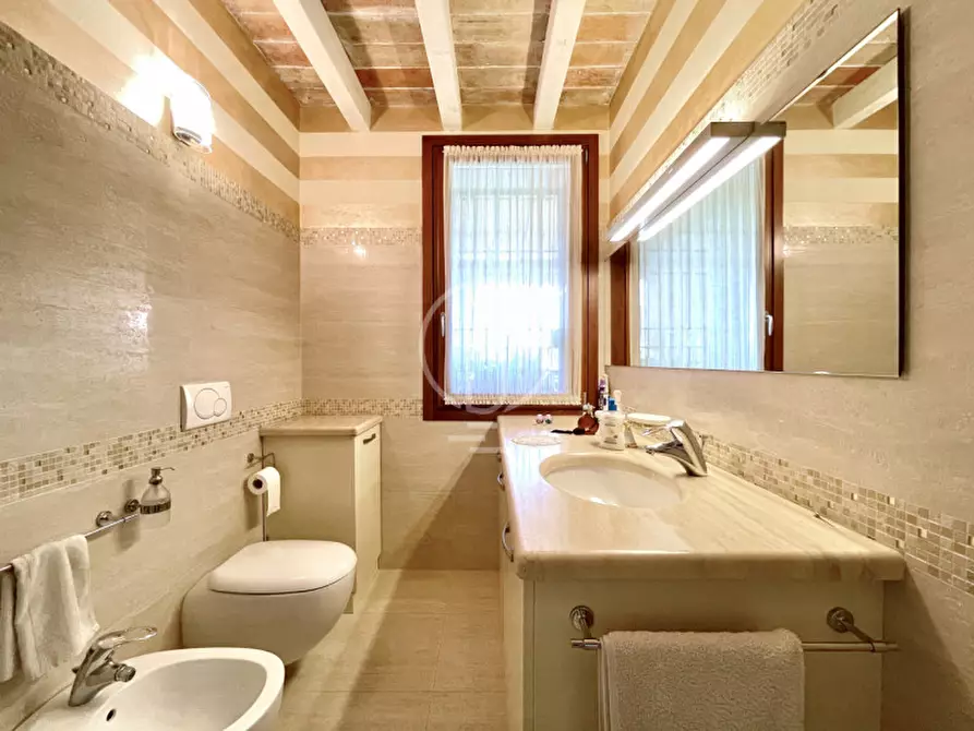 Immagine 31 di Villa in vendita  in Strada Santa Cristina a Peschiera Del Garda